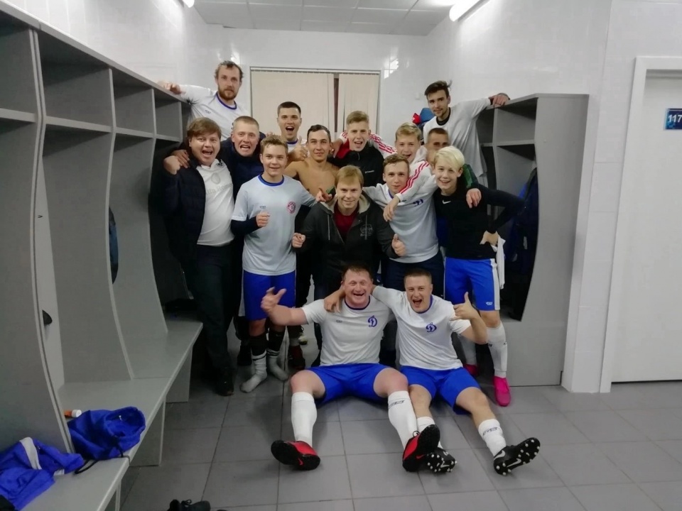 QE3HK7b2AI.jpg QE3HK7b2AI.jpg