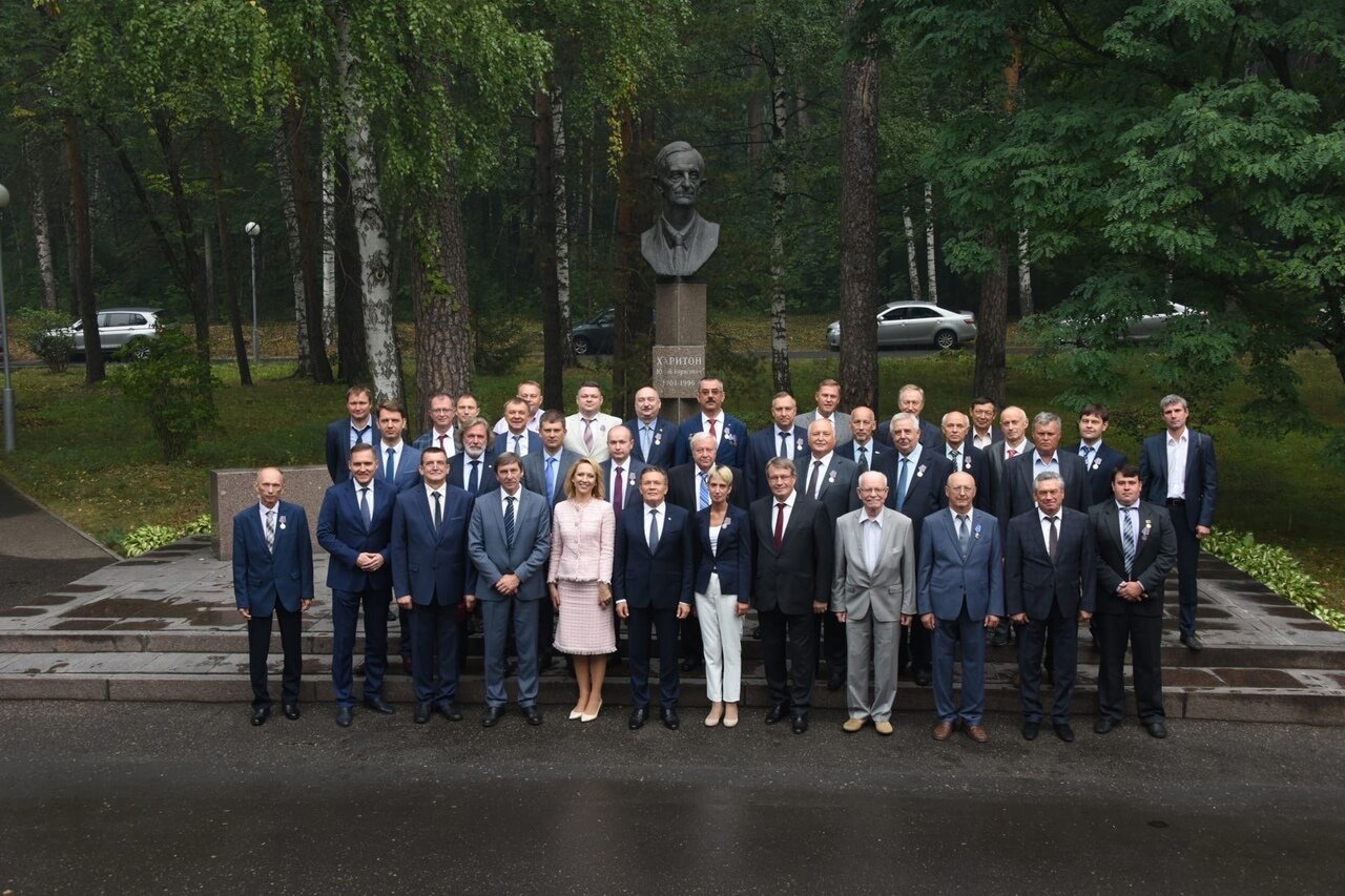 ВНИИЭФ-1.jpg ВНИИЭФ-1.jpg