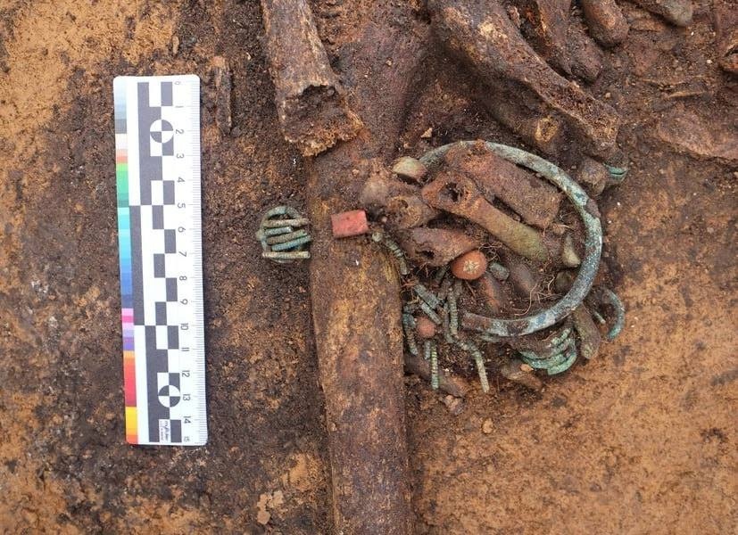 Могильник-3.jpg Могильник-3.jpg