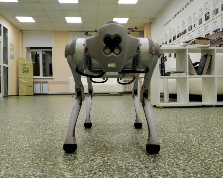 Робот-2.jpg Робот-2.jpg