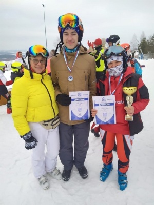 Лыжи-1.jpg Лыжи-1.jpg