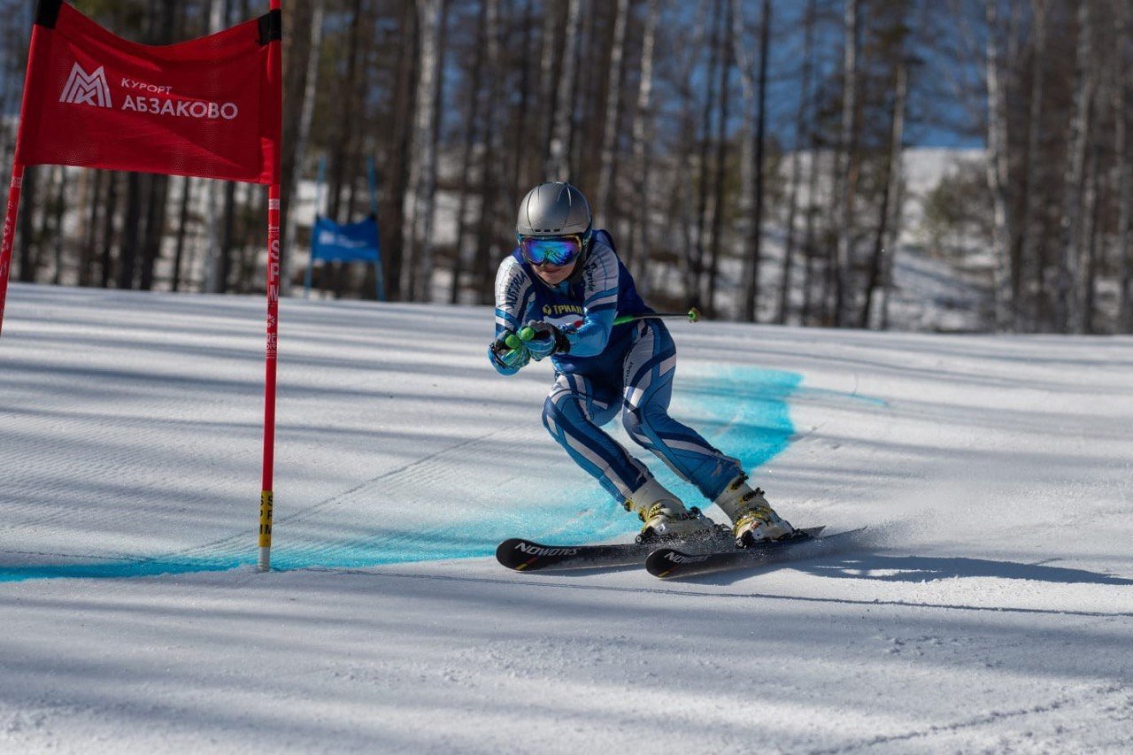 Лыжи.jpg Лыжи.jpg