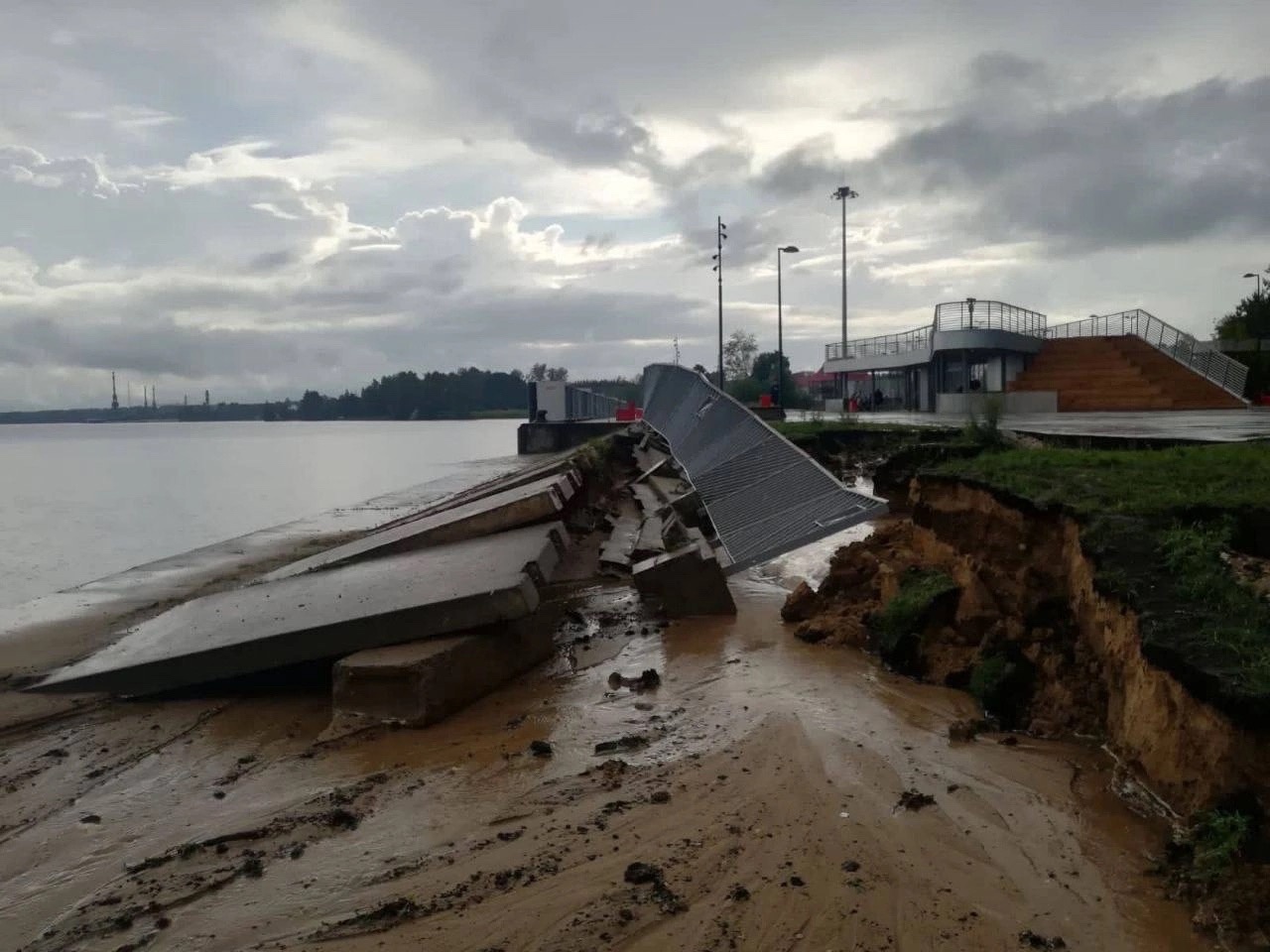 Набережная-2.jpg Набережная-2.jpg