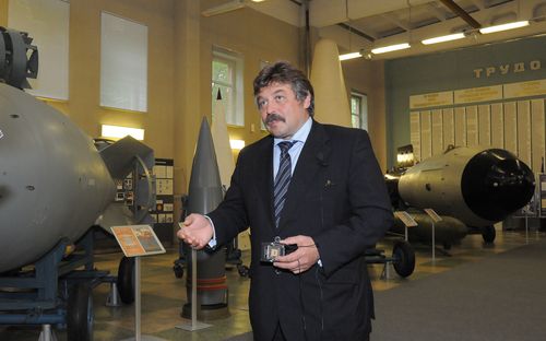 Пресс-конференция В.Першукова в Музее ядерного оружия