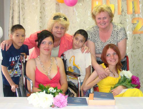 Воспитанники Темниковского детского дома всегда рады гостям. Фото 2010 года.