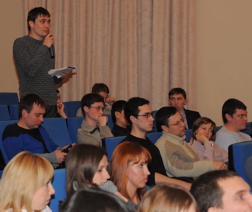 Встречи руководства РФЯЦ-ВНИИЭФ с молодежью уже стали традицией. На них молодые специалисты могут сразу получить ответы на свои вопросы