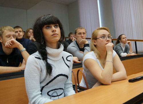 Все выступающие так живо рассказывали о своей работе во ВНИИЭФ, что у студентов буквально горели глаза