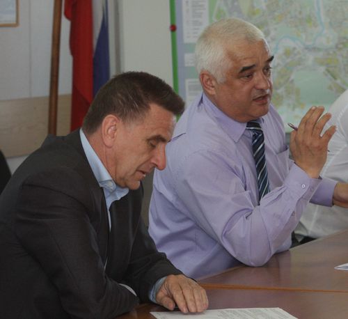 Депутат С.Григорович (слева): "Телегу взяли, а лошади нет"