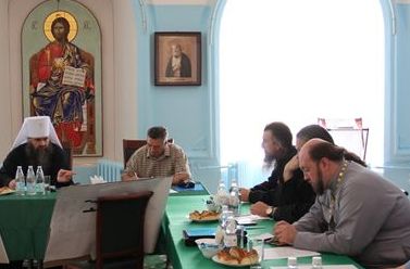 Митрополит Георгий и Ю.Якимов на совещании