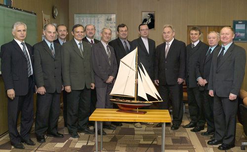 Ю.И.Файков и его команда