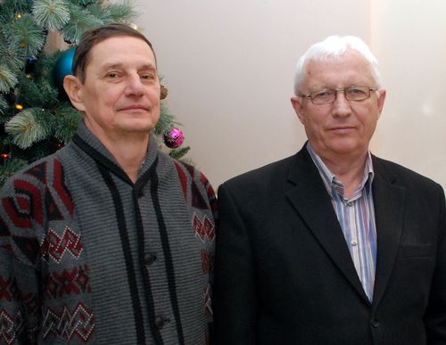 В. Анцышкин - справа