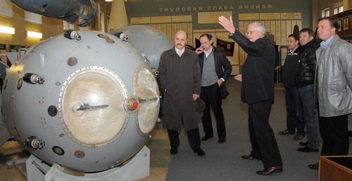 Одна из экскурсий в Музее ВНИИЭФ