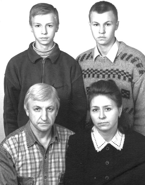Вера и Григорий Данченко с сыновьями