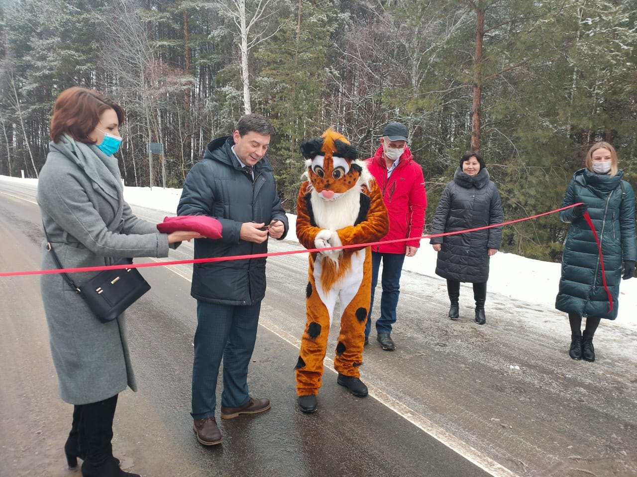 LFmTt_4jOxE.jpg LFmTt_4jOxE.jpg