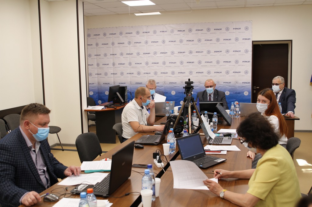 img_2934-b.jpg img_2934-b.jpg