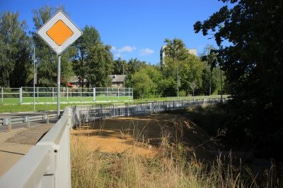 1_0viw_TL5RS8.jpg 1_0viw_TL5RS8.jpg