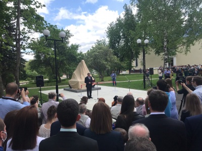 DZeiRyxVvrA.jpg DZeiRyxVvrA.jpg