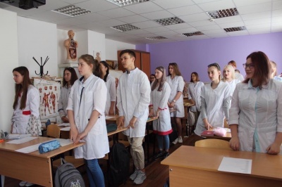 Ug6L0g352SI.jpg Ug6L0g352SI.jpg