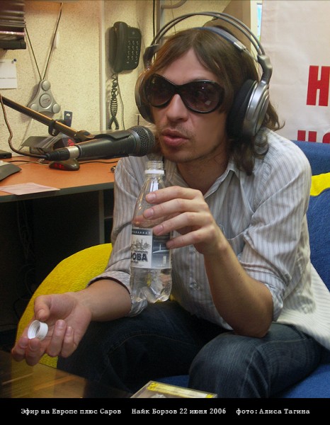 Рассуждает о творчестве