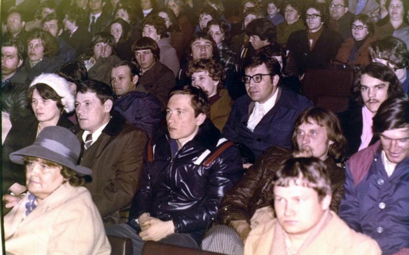 Один из первых сеансов в кинотеатре