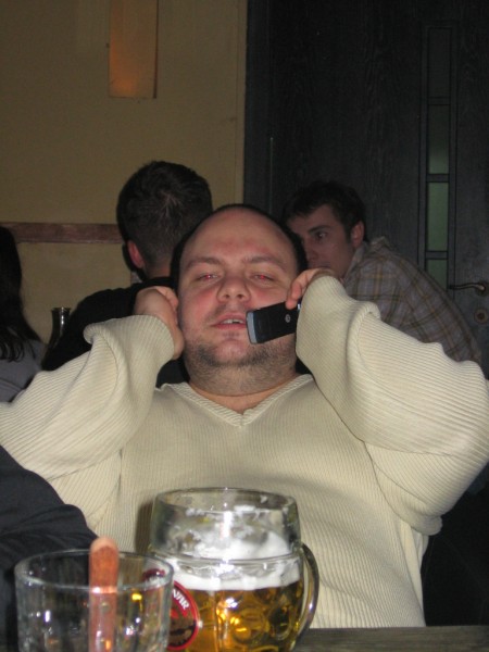 "Большой человек с маленьким телефоном" (с)