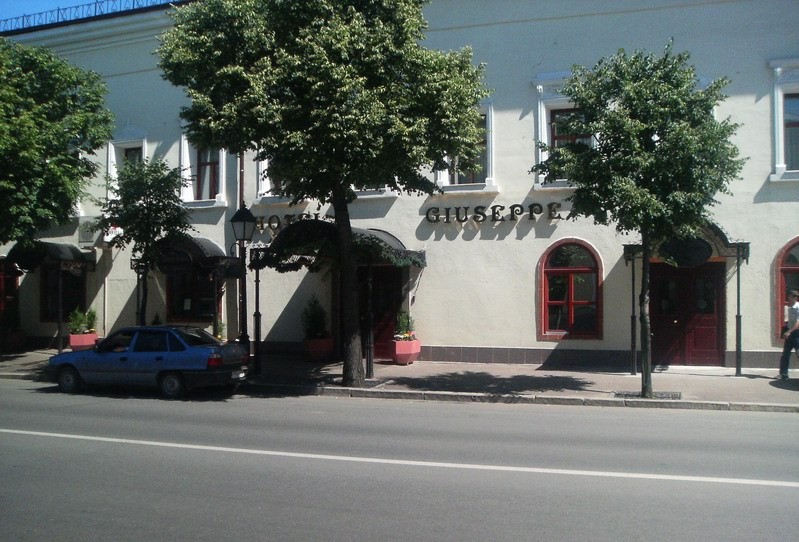 0712-Казань-24 Отель Джузеппе с каморками папы Карло.jpg