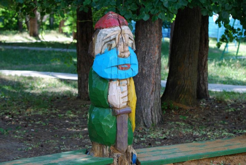 Персонажи саровских дворов 06.jpg