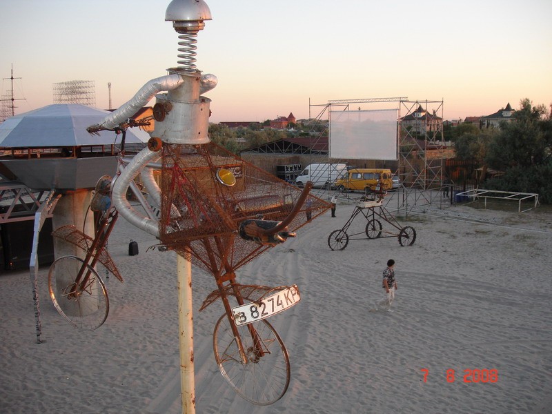 01-02 Так вот он какой... истинный марсоход.jpg