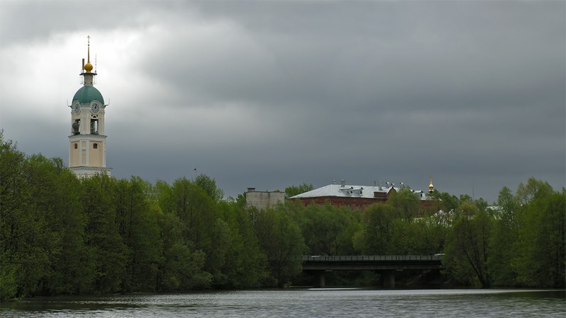 Башня и Красный дом. Вид с Сатиса