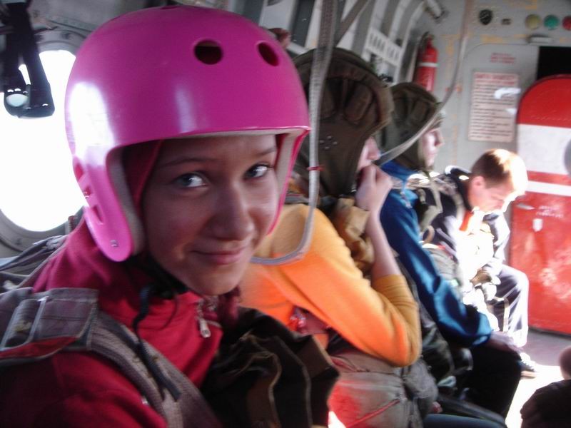 Barb9tina в каске летит